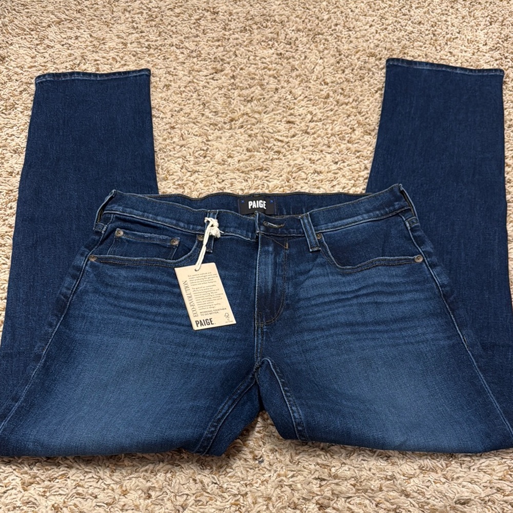 NWT. Paige federal slim straight men’s Blue Jeans. Size 30